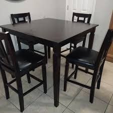 21. Kitchen Table w/4 Chairs Set