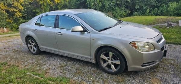 29. 2008 Chevrolet Malibu (Beige) 
